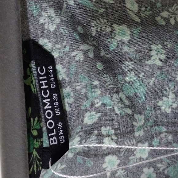 Floral Green Dress Bloomchic Brand Size 14-16 Women's. - Picture 3 of 5